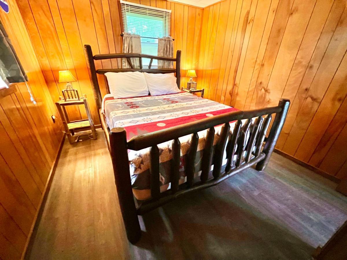 Hotel Adirondack Lake Cabins Indian Lake Exteriér fotografie